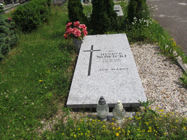 Grób Henryk Nowicki